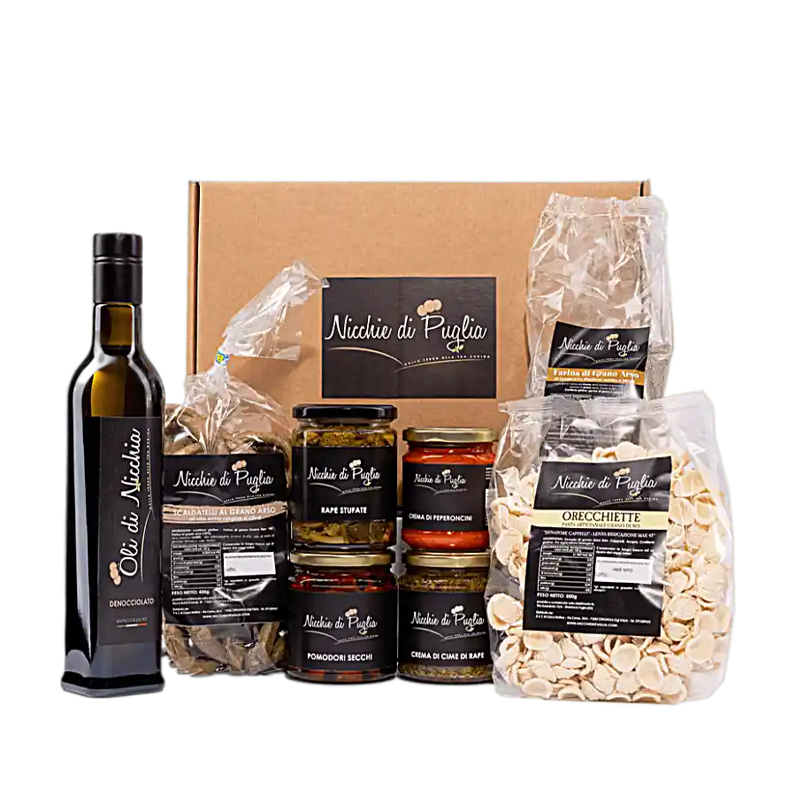 Box Del Pugliese - Il box del pugliese rappresenta la Puglia per eccellenza.E' un cooking box contenente tutti gli ingredienti per realizzare una tipica ricetta pugliese:Le orecchiette alle cime di rapaAll'interno troverai 2 ricette, quella tradizionale, e quella rivisitata da Chef Tea; che rispettando la tradizione ha voluto dare la sua personale rivisitazione.All'interno troverai:- ricetta tradizionale pugliese- ricetta rivisitata- 1 pacco orecchiette senatore cappelli da 500gr- olio evo denocciolato da