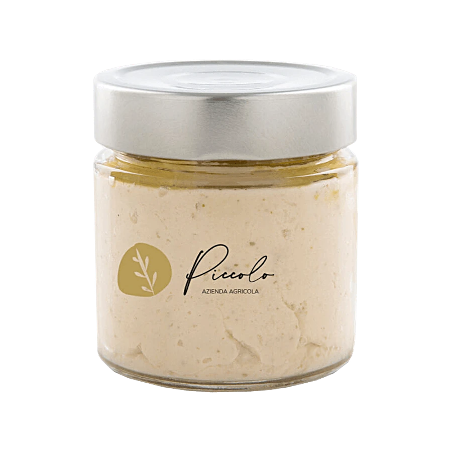 Crema di carciofi in Olio EVO - La crema di carciofi e' un pesto realizzato con il cuore di carciofo, e' ideale per farcire le tartine, primi piatti di pasta, crostini di pane e tramezzini, panini con salumi per stuzzicare. Ingredienti: carciofi, olio extravergine di oliva, sale, correttore di acidita' e.330, antiossidante e.300, peperoncino, puo' contenere tracce di solfiti. venduto da Az. Agr. F.lli Piccolo al prezzo di €5.5 | unitaliano.com