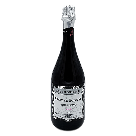 Croix de Bologne Brut Reserve Rose 2015 - La buona escursione termica dell'estate 2015 ha permesso di ottenere pinot nero, incrocio Manzoni e sauvignon dai profumi treschi e dall'acidità sostenuta. La decisione di ottenerne uno spumante metodo classico è venuta di conseguenza. Croix de Bologne brut reserve, 70% Pinot Nero, 20% incrocio Manzoni e 10% Sauvignon, è l'interpretazione del vino spumante di Giorgio Farini: fine, elegante, senza pesantezze e inutili forzature. Ideale per i momenti importanti ma an