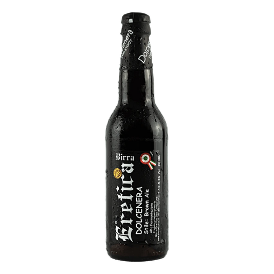 Dolcenera 33cl - Birra basata su malto poco torrefatto dal gusto dolce e corposo, con note di frutta secca e leggero cioccolato. Luppolatura moderata con un leggero aroma fruttato. Colore marrone scuro, quasi nera con schiuma cremosa color nocciola. Birra di origine londinese più vicina alla moderna Brown Ale leggermente più alcolica. Rifermentazione in bottiglia. Grado alcolico: 5,8 % Vol Grado plato: 14,5 °P Amaro IBU: 20 Colore EBC: 55 Fermentazione: Alta⠀⠀⠀⠀⠀⠀⠀ Ingredienti: Acqua, Malto d'Orzo, Luppolo