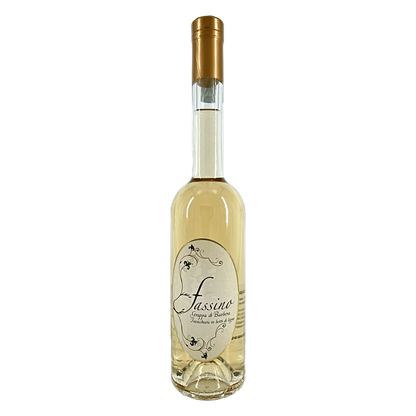 La Grappa Di Barbera Con astuccio in legno - Denominazione : “Grappa Piemontese di Barbera”Materia prima : Vinacce di Barbera, da uve raccolte fresche durante la vendemmia e selezionate Sibona.Distillazione : Totalmente in proprio, in alambicchi di rame, grazie alla sapiente esperienza dei nostri enologi-mastrodistillatori.Affinamento : per lungo periodo in vasche d’acciaio inossidabileInvecchiamento : in botti di rovereGradazione : 40 % vol.Caratteristiche organoletticheCOLORE : Paglierino chiaro.PROFUMO