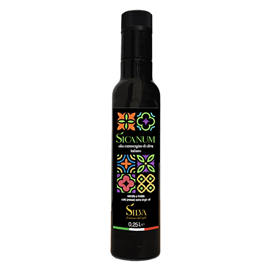 Olio Extra Vergine di Oliva Sicanum - 0.25 L - Il nostro olio extra vergine di oliva Sicanum è un multicultivar, ottenuto da Nocellara del Belice, Moresca, Tonda Iblea, Giarraffa e Biancolilla (Aliva rizza), questo blend di cultivar conferisce all’olio uno spiccato equilibrio sensoriale e ricchezza di gusto.Selezioniamo accuratamente le olive migliori che vengono coltivate e raccolte con metodi tradizionali e infine molite nel frantoio di famiglia sempre entro e non oltre le 24 ore dalla raccolta.Il proces