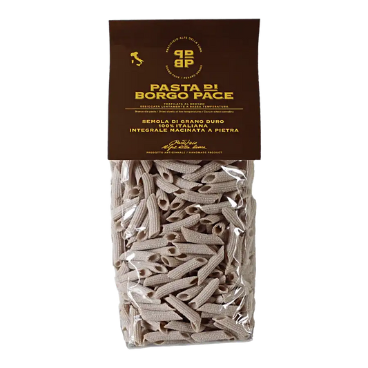 Pennette Integrali - Pasta di semola di grano duro 100% italiano, molito e coltivato in Italia. Trafilatura al bronzo essiccazione lenta a bassa temperatura. Semola di grano duro, acqua. Contiene glutine. Può contenere trace di soia. Tempo medio di conservazione 24 mesi. VALORI NUTRIZIONALI riferiti a 100 g: Energia: 350kcal-1460kj; Carboidrati: 74 g; Zuccheri: 2,1 g; Fibre alimentari: 3,4 g; Proteine totali: 12,1 g; Grassi totali: 1, 1g di cui saturi: 0,3 g; Sale: 0,01 g. venduto da Pastificio Alpe della